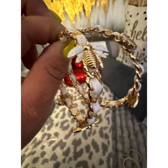 Hoop Earrings lg/xl  leather woven curb chain queen bee - Picture 3 of 7